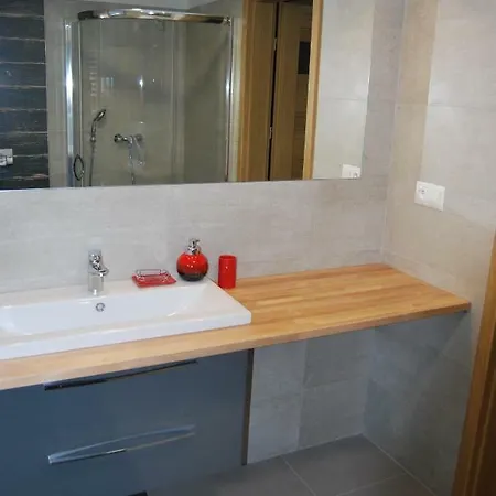 Rodzinny شقة شكلارسكا بوريبا